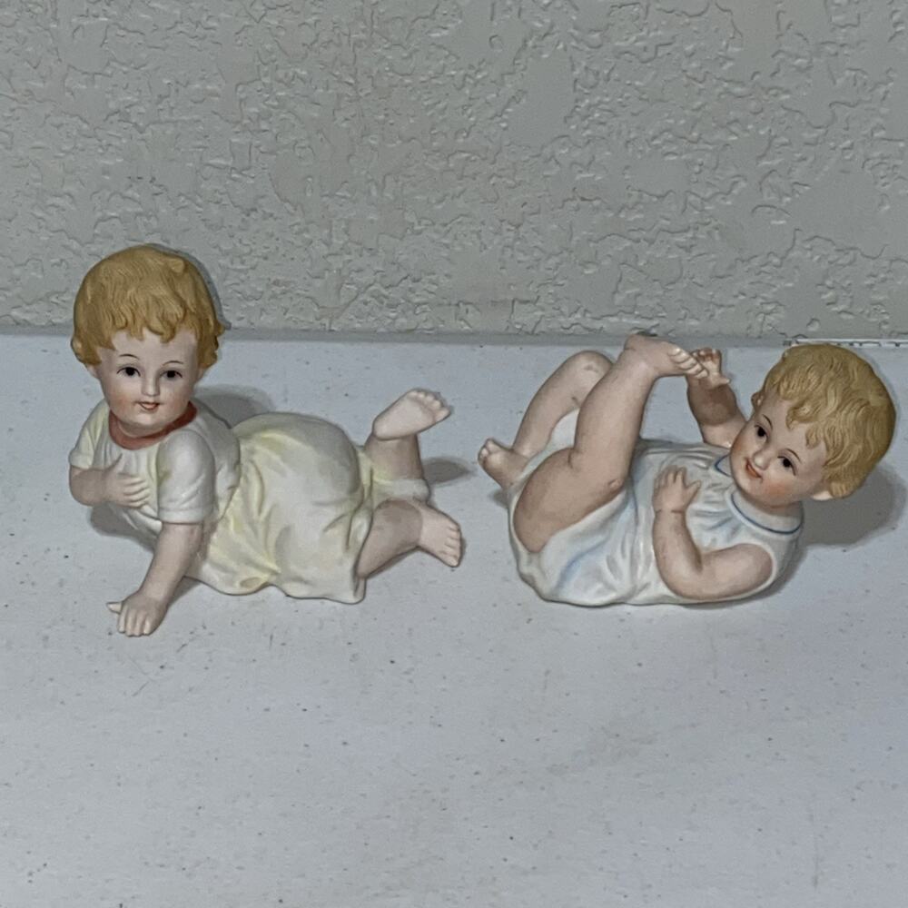 Andrea by Sadek Piano Babies 7050 Figurines Bisque 1984 Set Of 2 Made In‎ Japan